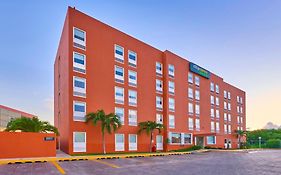 City Express Junior By Marriott Cancun